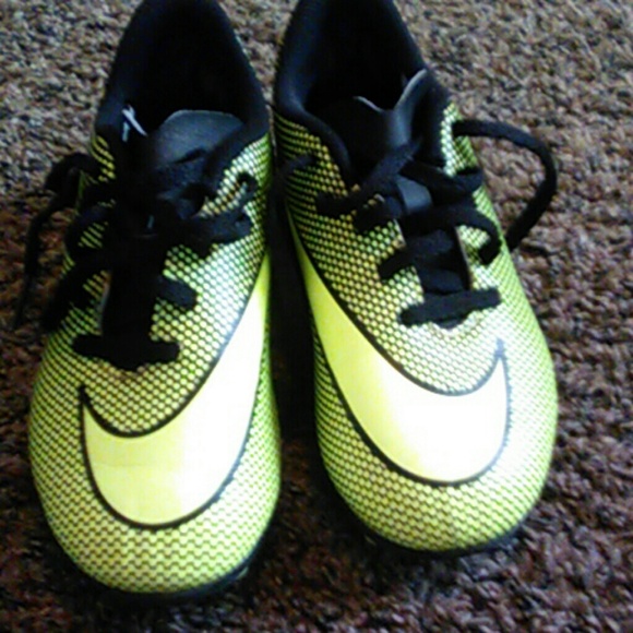 50% off Nike Other - NIKE Girls soccer cleats from Samantha's closet ... NIKE Girls soccer cleats